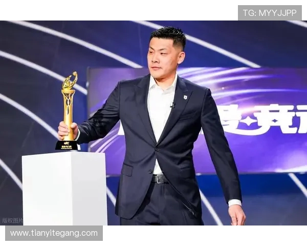 王大雷:从球场英雄到国门传奇的成长与挑战